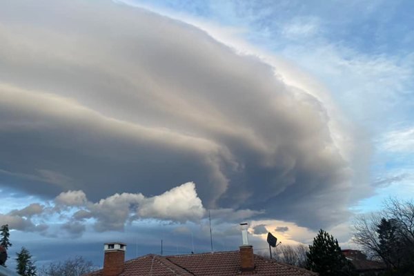 Boriana Dumas, Facebook